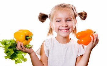 девочка и витамины